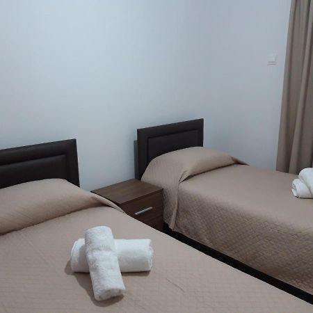 Costas Two-Bedroom Ground Floor Apartment Paphos Eksteriør bilde