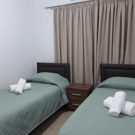 Costas Two-Bedroom Ground Floor Apartment Paphos Eksteriør bilde