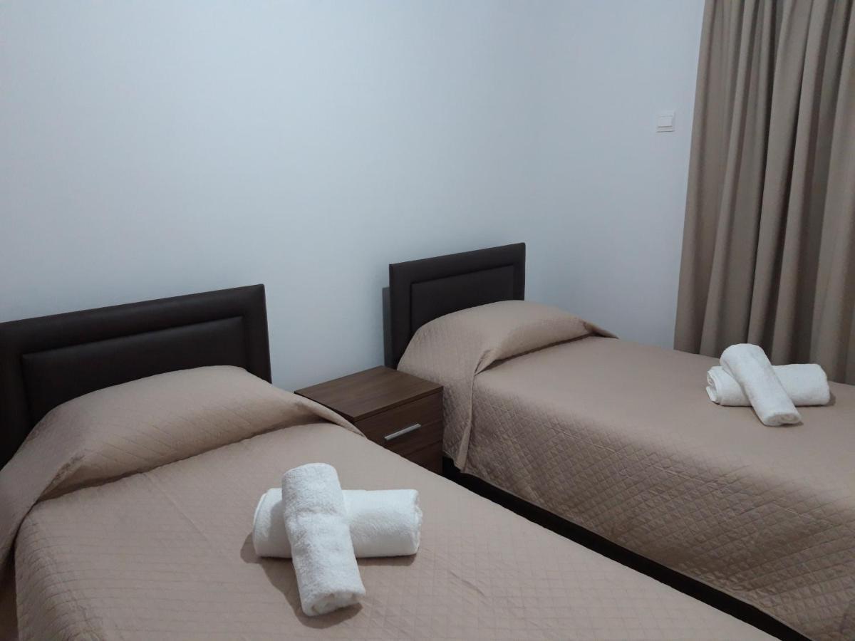 Costas Two-Bedroom Ground Floor Apartment Paphos Eksteriør bilde