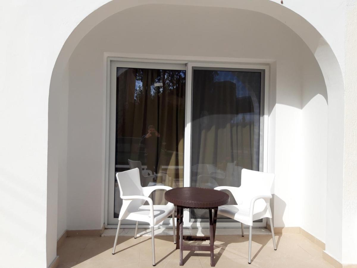 Costas Two-Bedroom Ground Floor Apartment Paphos Eksteriør bilde